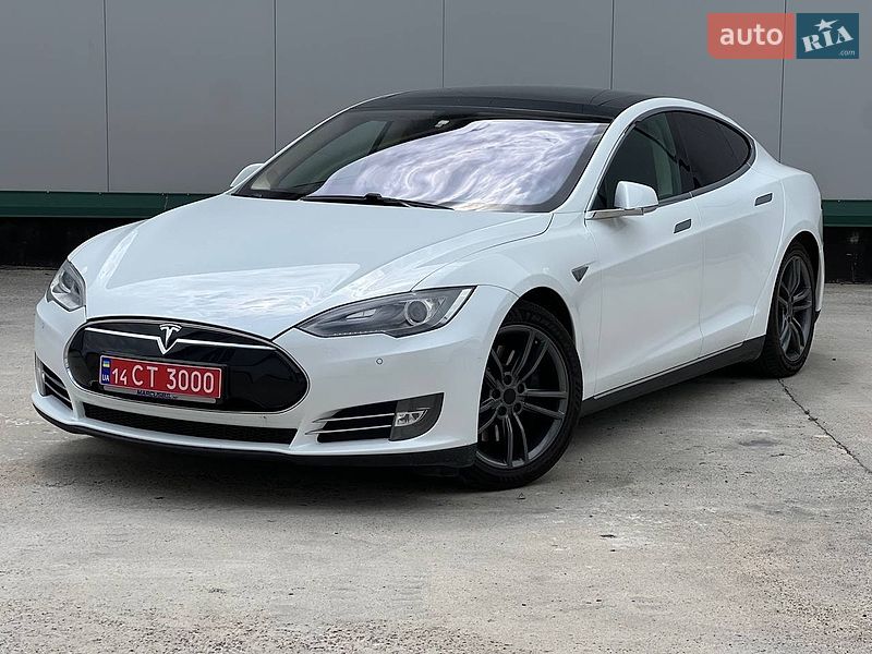 Ліфтбек Tesla Model S 2013 в Вінниці