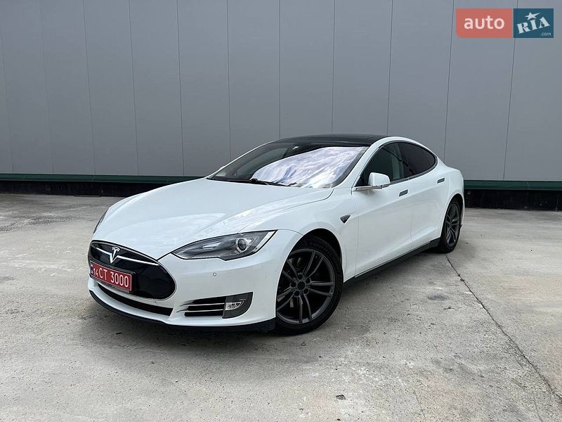 Ліфтбек Tesla Model S 2013 в Вінниці
