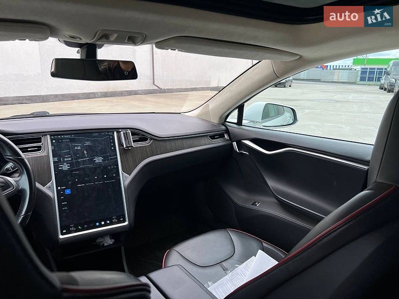 Ліфтбек Tesla Model S 2013 в Вінниці