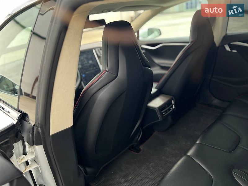 Ліфтбек Tesla Model S 2013 в Вінниці
