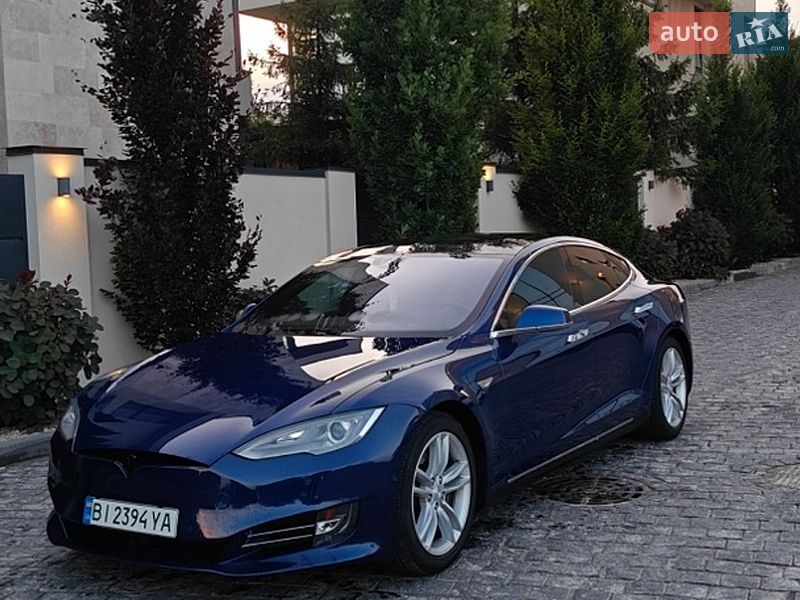 Tesla Model S 2015