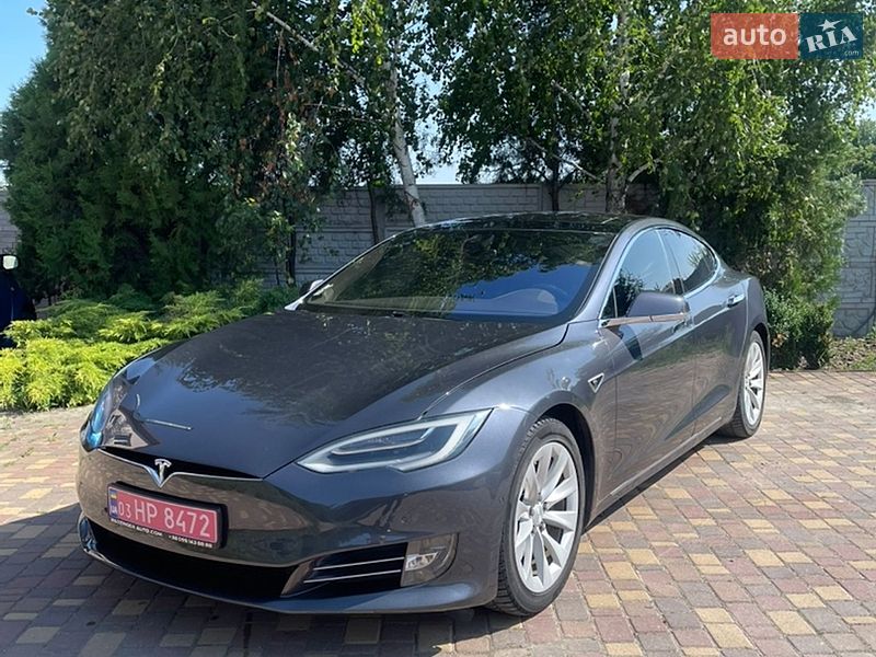 Лифтбек Tesla Model S 2016 в Днепре