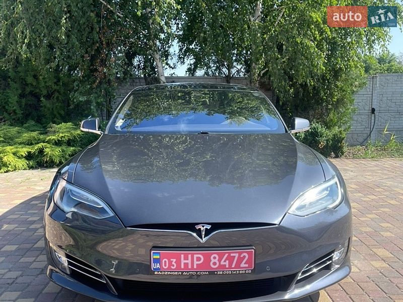 Лифтбек Tesla Model S 2016 в Днепре