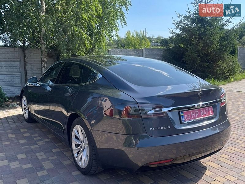 Лифтбек Tesla Model S 2016 в Днепре