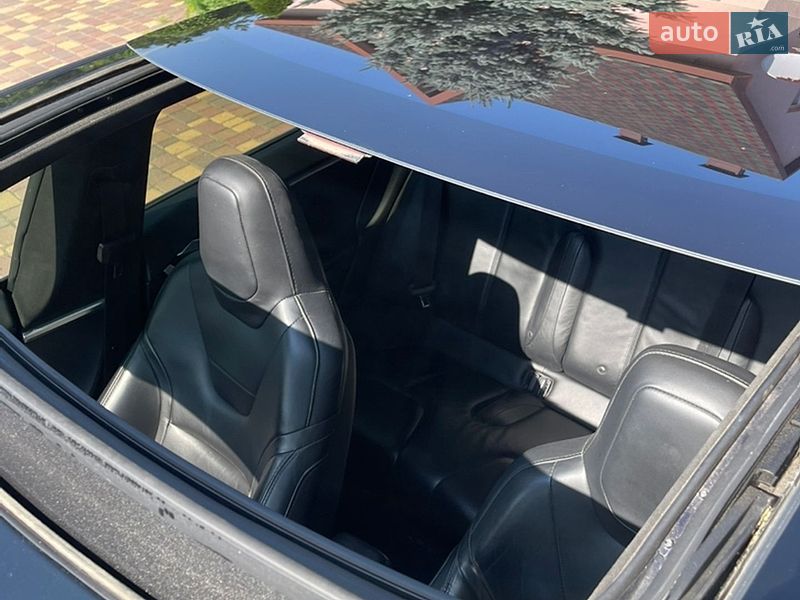 Лифтбек Tesla Model S 2016 в Днепре