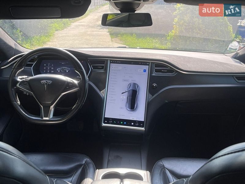 Лифтбек Tesla Model S 2016 в Днепре