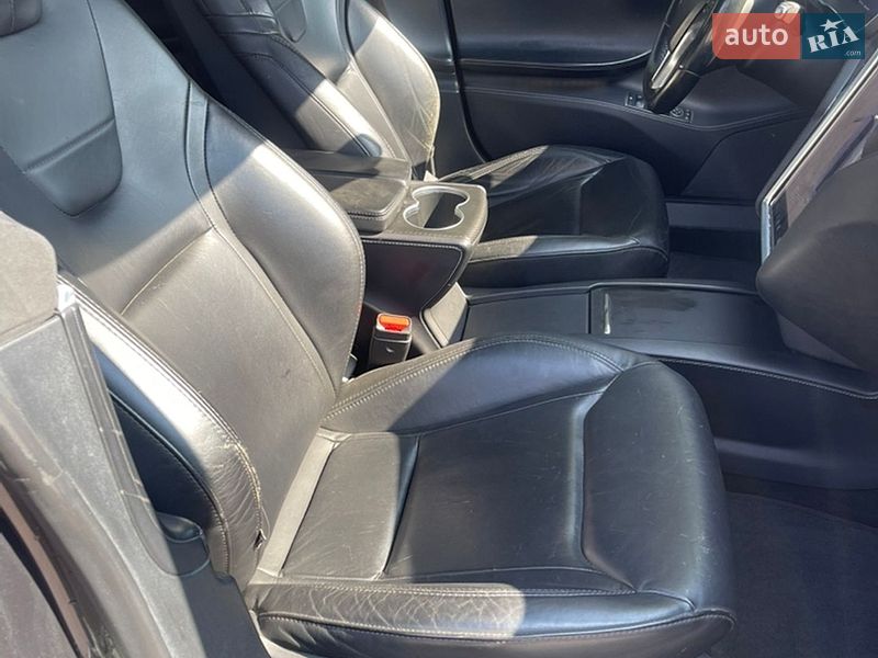 Лифтбек Tesla Model S 2016 в Днепре