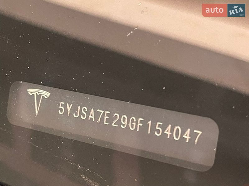 Лифтбек Tesla Model S 2016 в Днепре