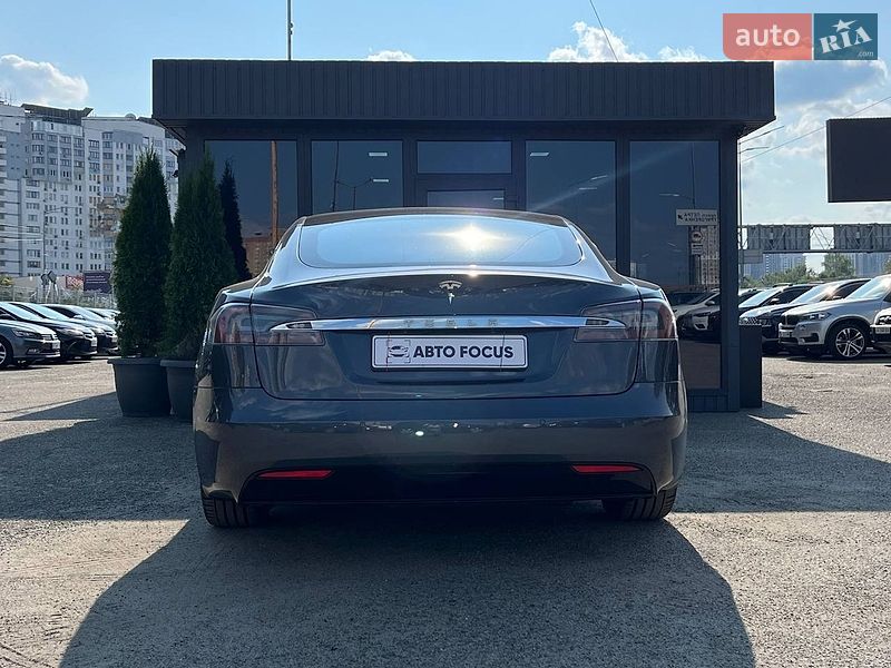 Ліфтбек Tesla Model S 2018 в Києві