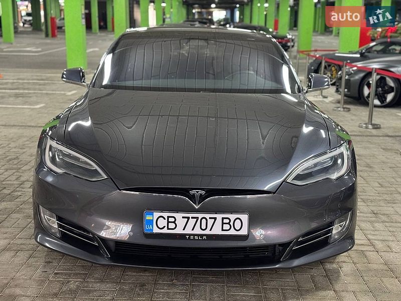 Ліфтбек Tesla Model S 2018 в Києві