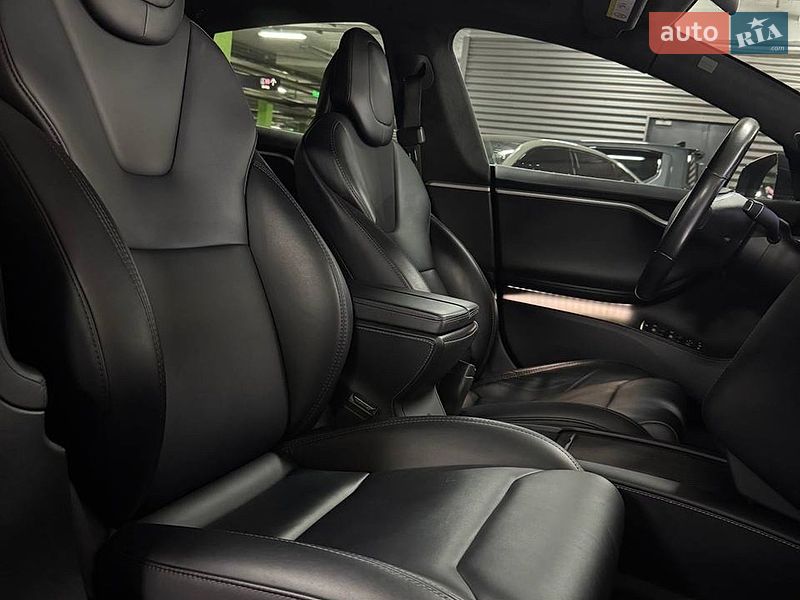 Ліфтбек Tesla Model S 2018 в Києві