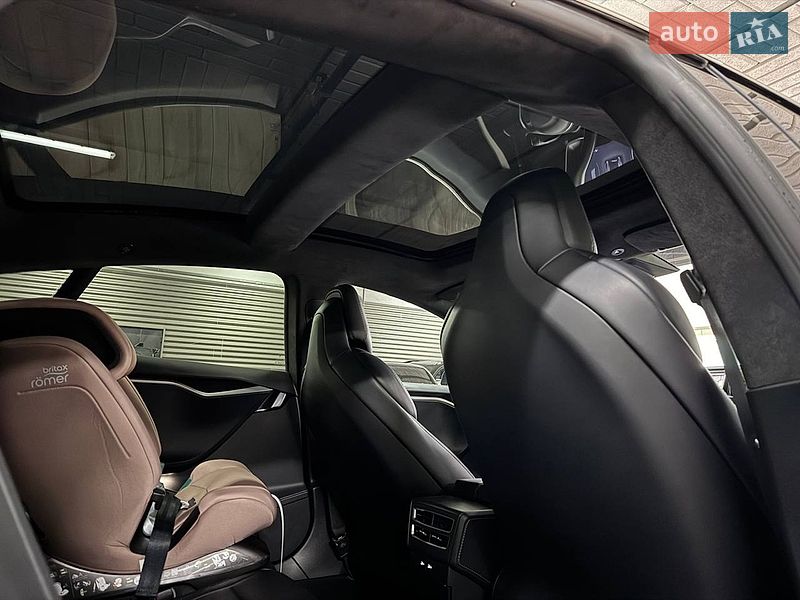 Ліфтбек Tesla Model S 2018 в Києві