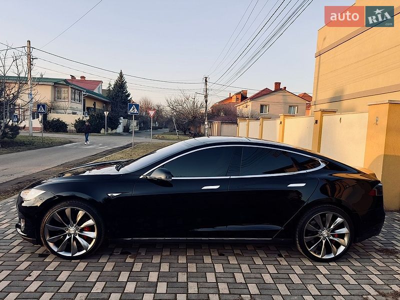 Лифтбек Tesla Model S 2014 в Одессе