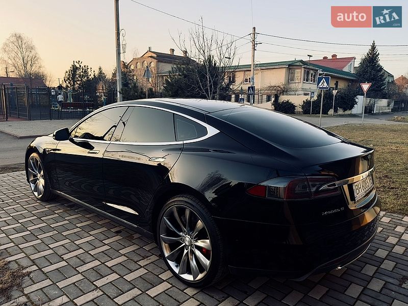 Лифтбек Tesla Model S 2014 в Одессе