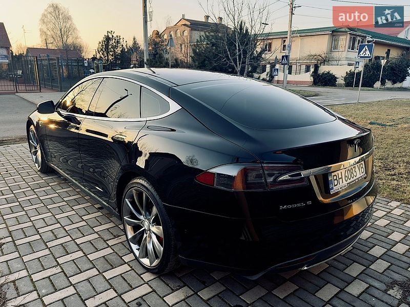 Лифтбек Tesla Model S 2014 в Одессе