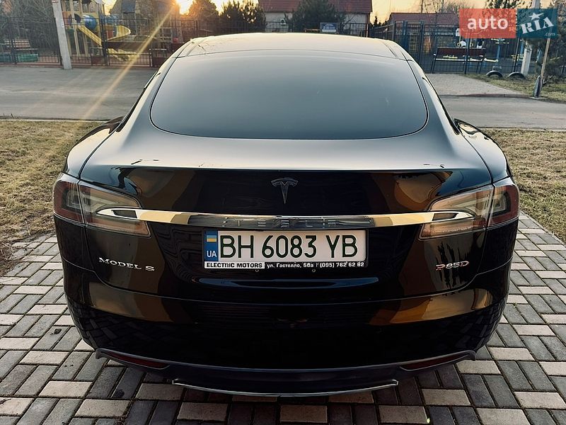 Лифтбек Tesla Model S 2014 в Одессе