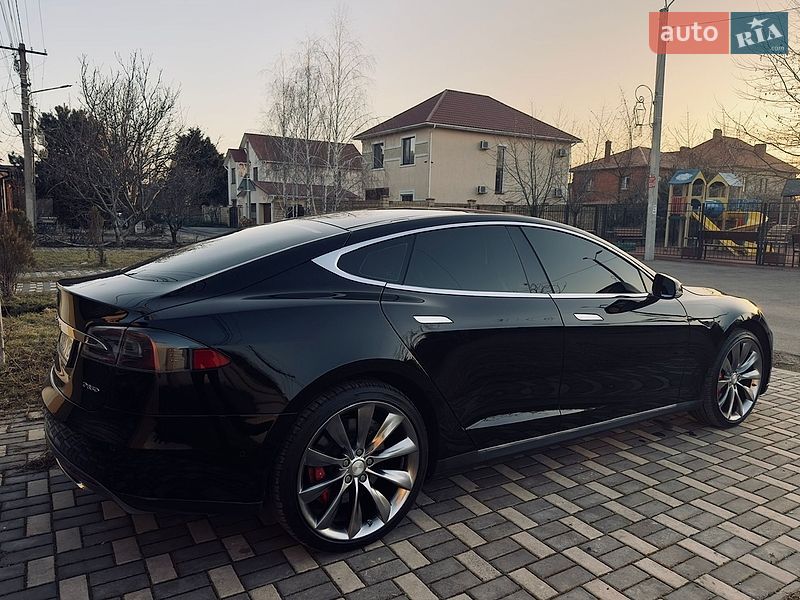 Лифтбек Tesla Model S 2014 в Одессе
