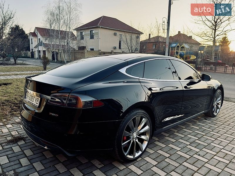 Лифтбек Tesla Model S 2014 в Одессе