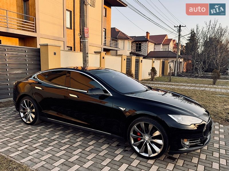 Лифтбек Tesla Model S 2014 в Одессе