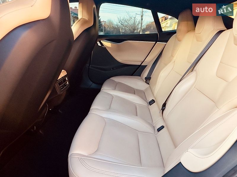 Лифтбек Tesla Model S 2014 в Одессе