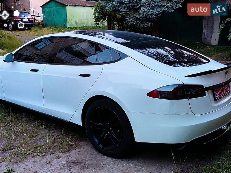 Лифтбек Tesla Model S 2014 в Дрогобыче