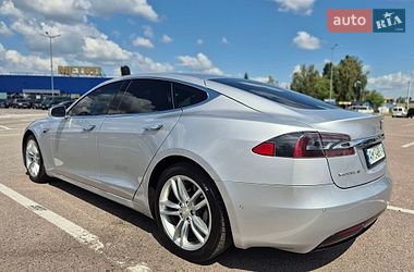 Лифтбек Tesla Model S 2016 в Житомире