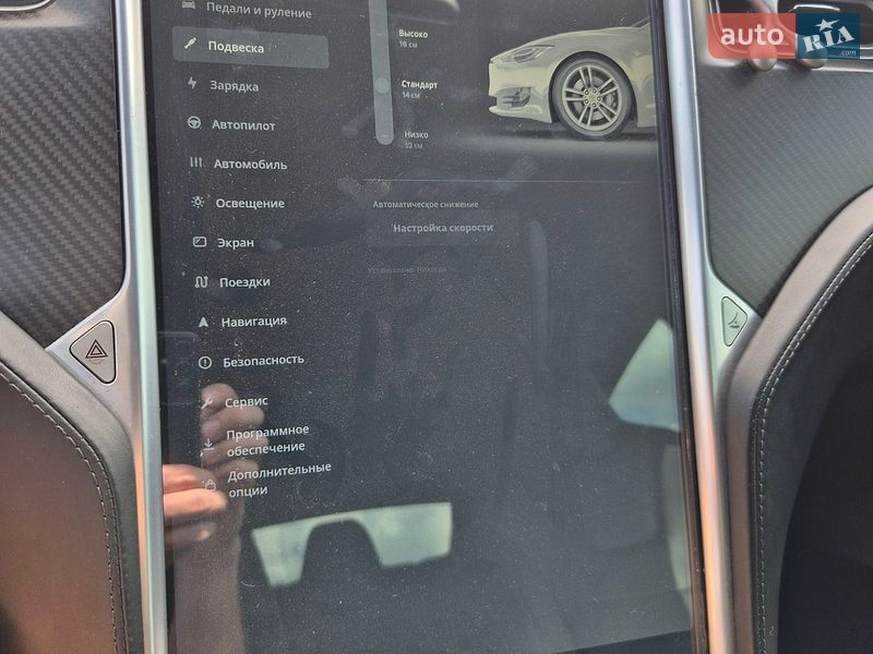 Лифтбек Tesla Model S 2016 в Житомире