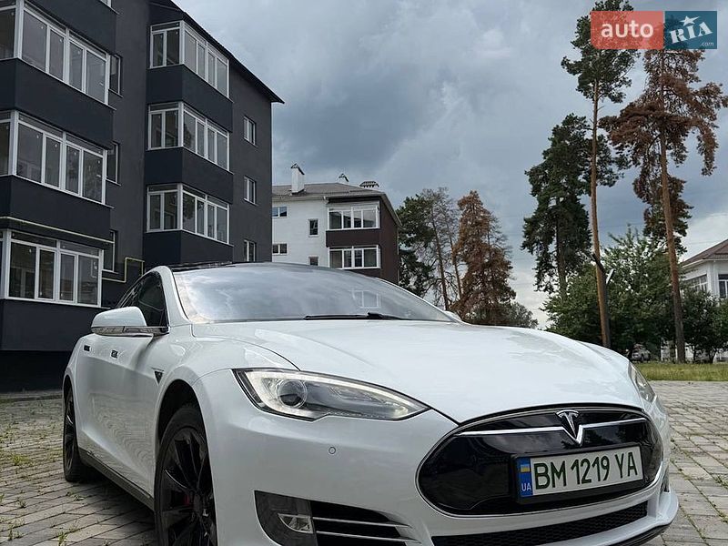 Ліфтбек Tesla Model S 2014 в Києві Ліфтбек Tesla Model S 2014 в Києві