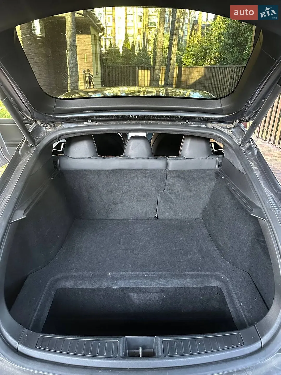 2019 Tesla Model S - мініатюра 8