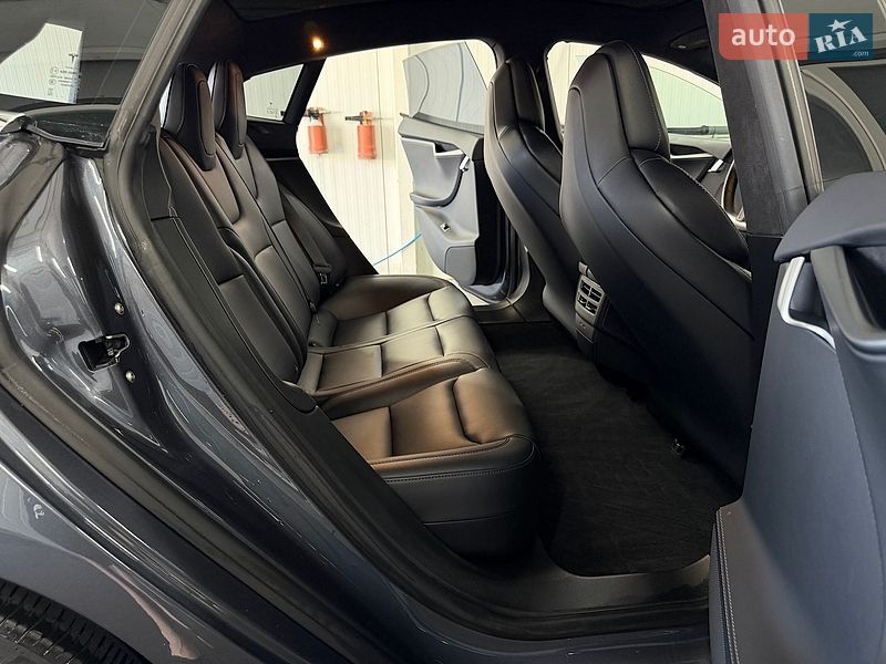 Ліфтбек Tesla Model S 2018 в Дрогобичі фото 52 Ліфтбек Tesla Model S 2018 в Дрогобичі