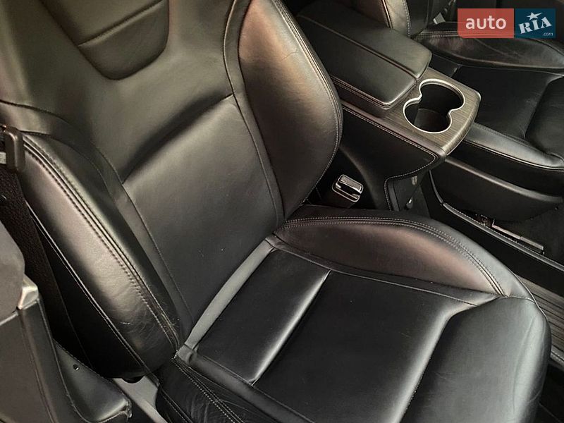 Ліфтбек Tesla Model S 2015 в Володимирі