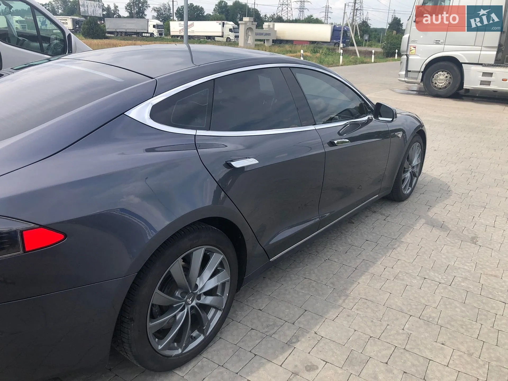 2016 Tesla Model S - мініатюра 10