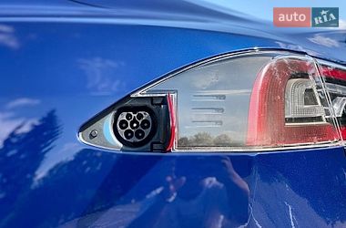 Ліфтбек Tesla Model S 2017 в Києві