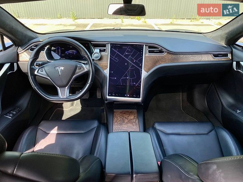 Ліфтбек Tesla Model S 2017 в Києві