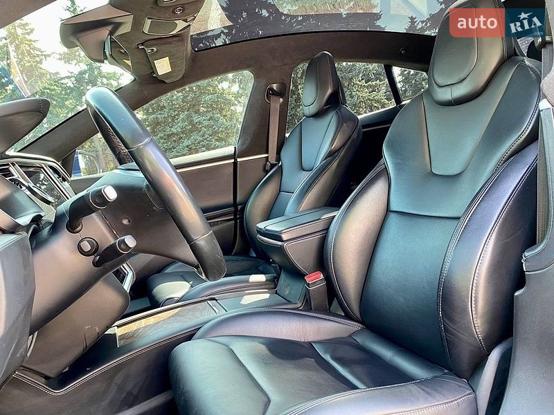 Ліфтбек Tesla Model S 2017 в Києві