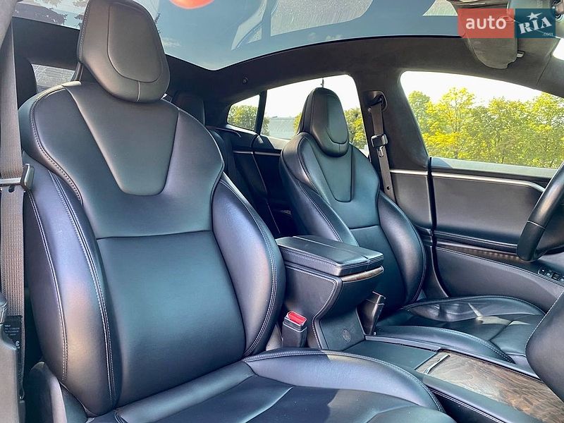 Ліфтбек Tesla Model S 2017 в Києві