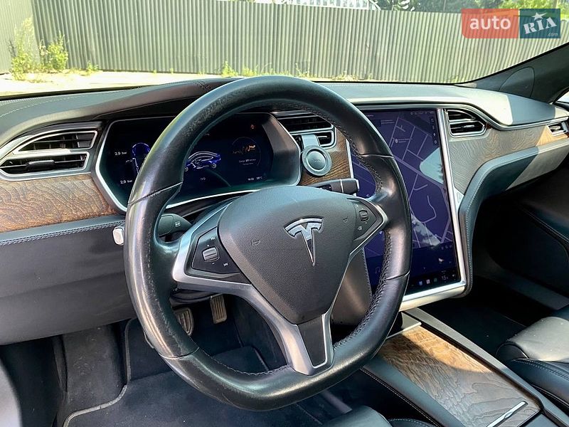 Ліфтбек Tesla Model S 2017 в Києві