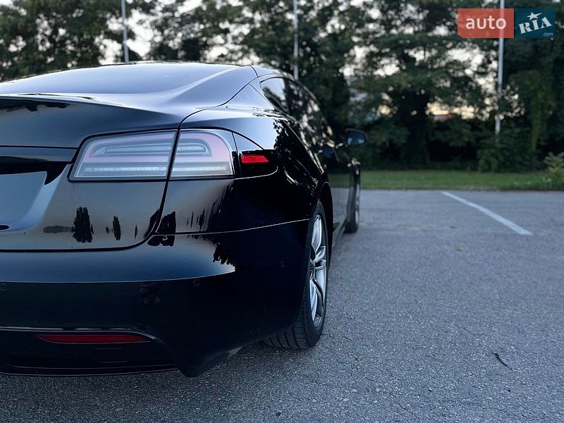 Ліфтбек Tesla Model S 2022 в Дніпрі