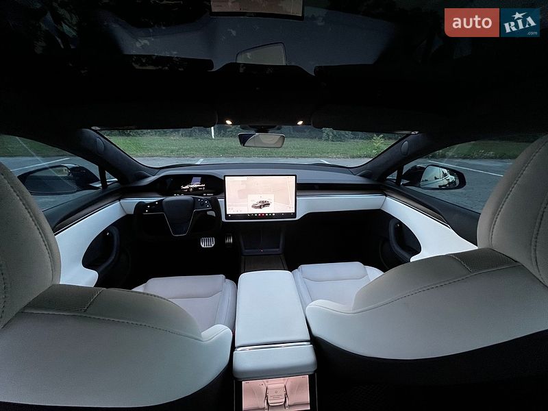Ліфтбек Tesla Model S 2022 в Дніпрі