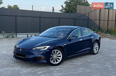 Ліфтбек Tesla Model S 2016 в Ужгороді