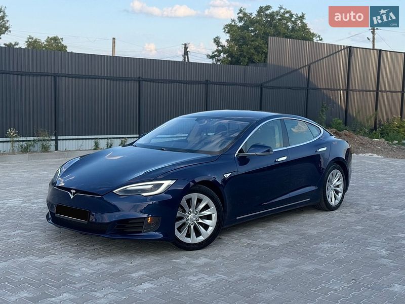 Tesla Model S 2016