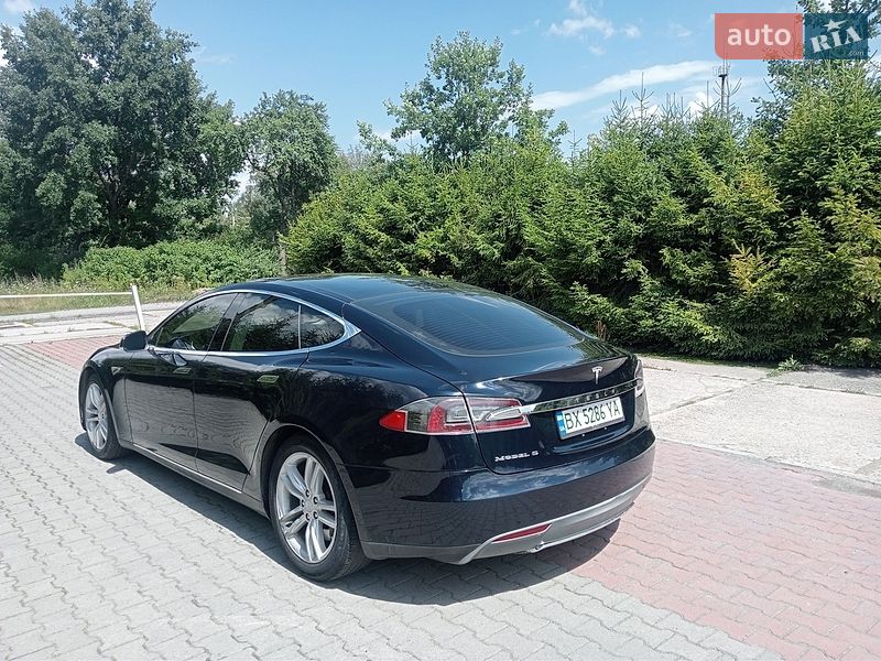 Ліфтбек Tesla Model S 2013 в Шепетівці