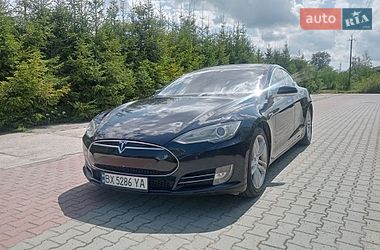 Ліфтбек Tesla Model S 2013 в Шепетівці