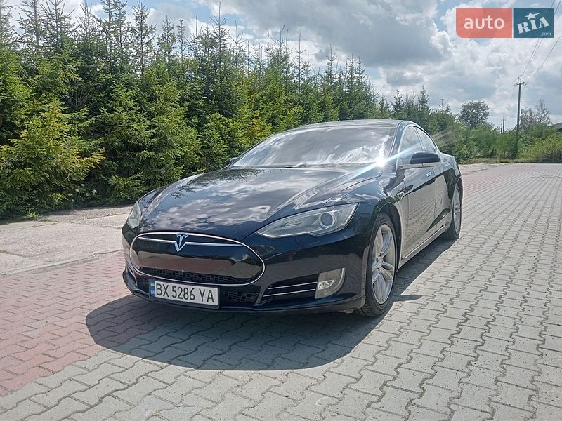 Ліфтбек Tesla Model S 2013 в Шепетівці
