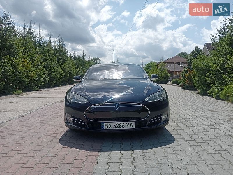 Ліфтбек Tesla Model S 2013 в Шепетівці