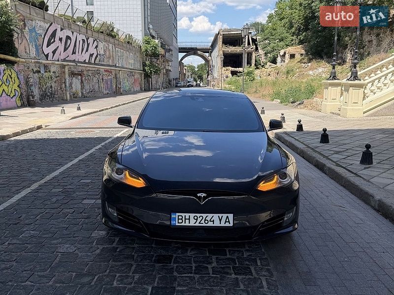 Лифтбек Tesla Model S 2016 в Одессе