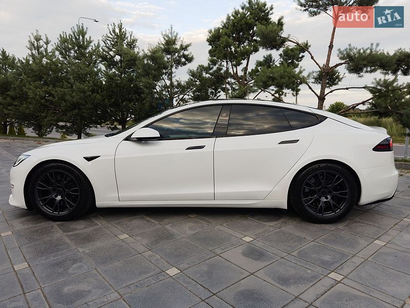 Лифтбек Tesla Model S 2023 в Львове фото 5 Лифтбек Tesla Model S 2023 в Львове