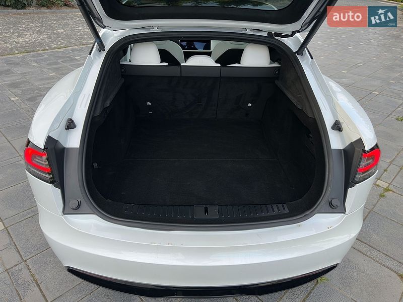 Лифтбек Tesla Model S 2023 в Львове фото 16 Лифтбек Tesla Model S 2023 в Львове