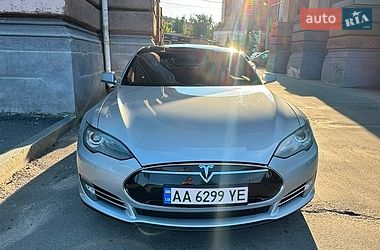 Лифтбек Tesla Model S 2013 в Киеве