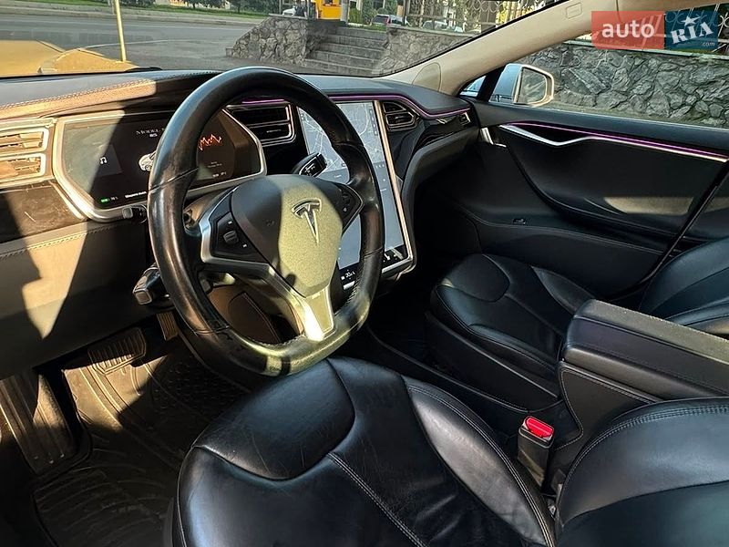 Лифтбек Tesla Model S 2013 в Киеве